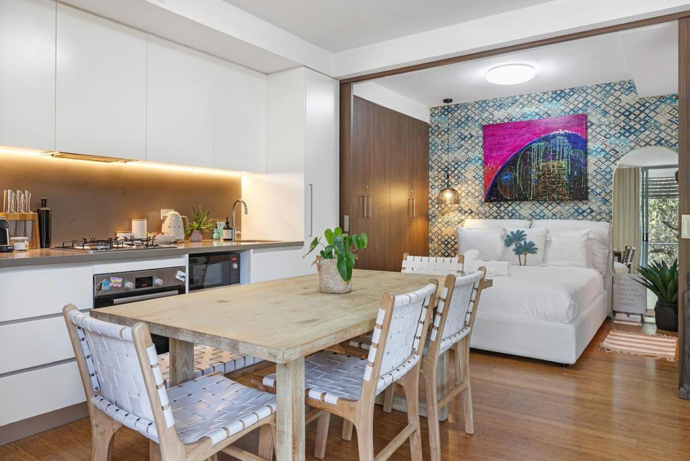 Urban Oasis In Waterloo With Private Balcony *